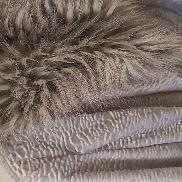 Speciale Silver gray velvet coat with faux fur collar, size UK 10, US 6 - Picture 2 of 9